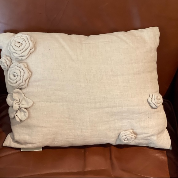 12 x 16 Pottery Barn linen accent pillow - Picture 2 of 8